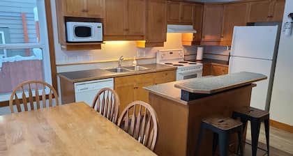 Kimberley Cabin - Between Waterfall Creek Golf & Ski Hill