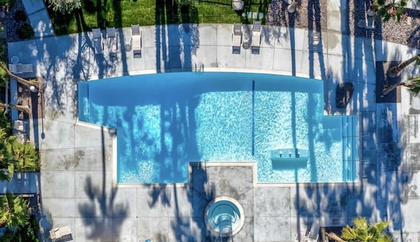 Beheizter Pool