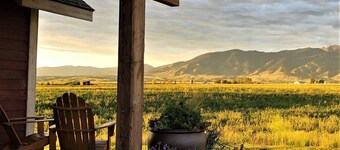 Ross Creek Cabin #4 Spectacular Mountain Views 