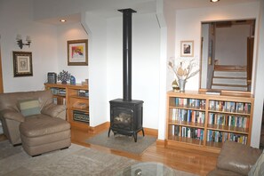 Interior - Eggemoggin Reach Oceanfront Contemporary Home With Mooring (Deer Isle)