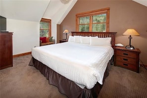2 Schlafzimmer, Schreibtisch, Bügeleisen/Bügelbrett, Reisekinderbett