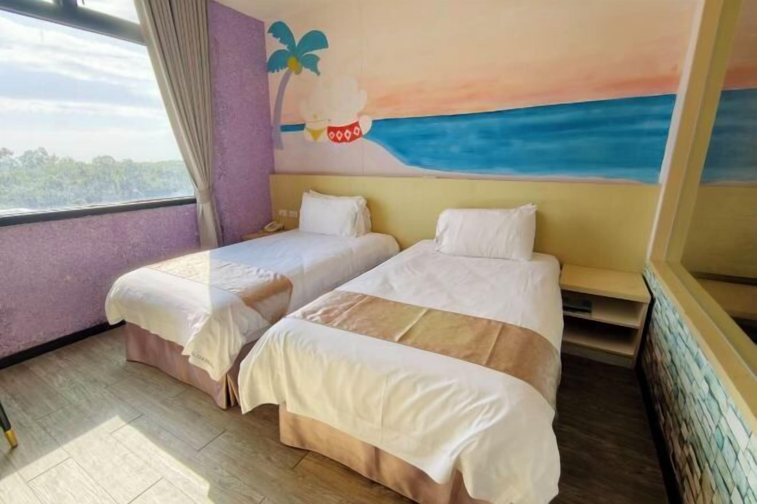 Blackout drapes, soundproofing, free WiFi, bed sheets