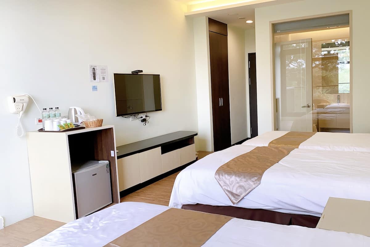 Superior Triple Room, Balcony | Blackout curtains, soundproofing, free WiFi, bed sheets