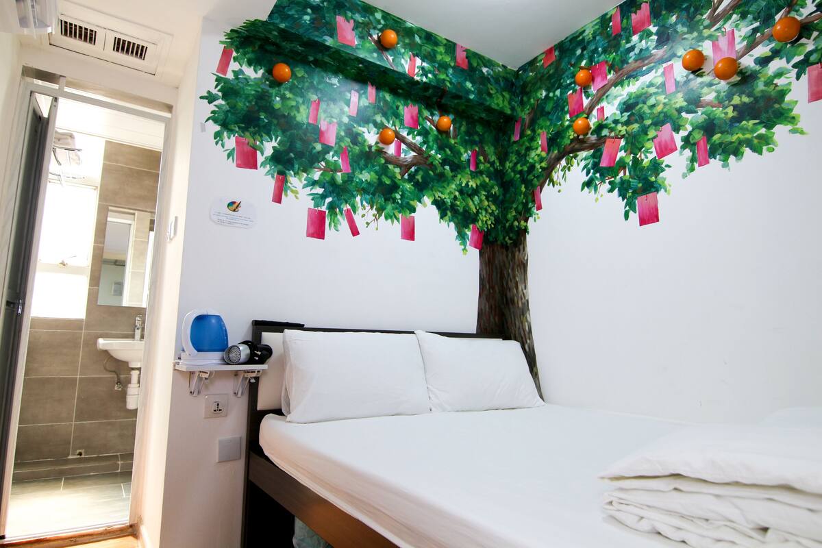 Double Room | Bathroom | Shower, free toiletries, hair dryer, slippers