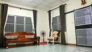 Unclassified image, 2 of 15, button - Rungrudee Homestay (Sattahip)