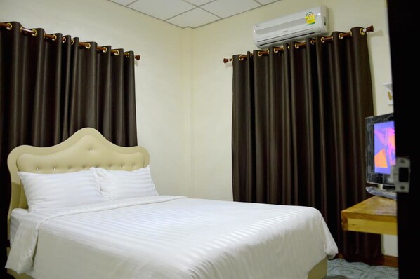 3-Bedroom Holiday Home | 3 bedrooms, minibar, free WiFi - Rungrudee Homestay (Sattahip)