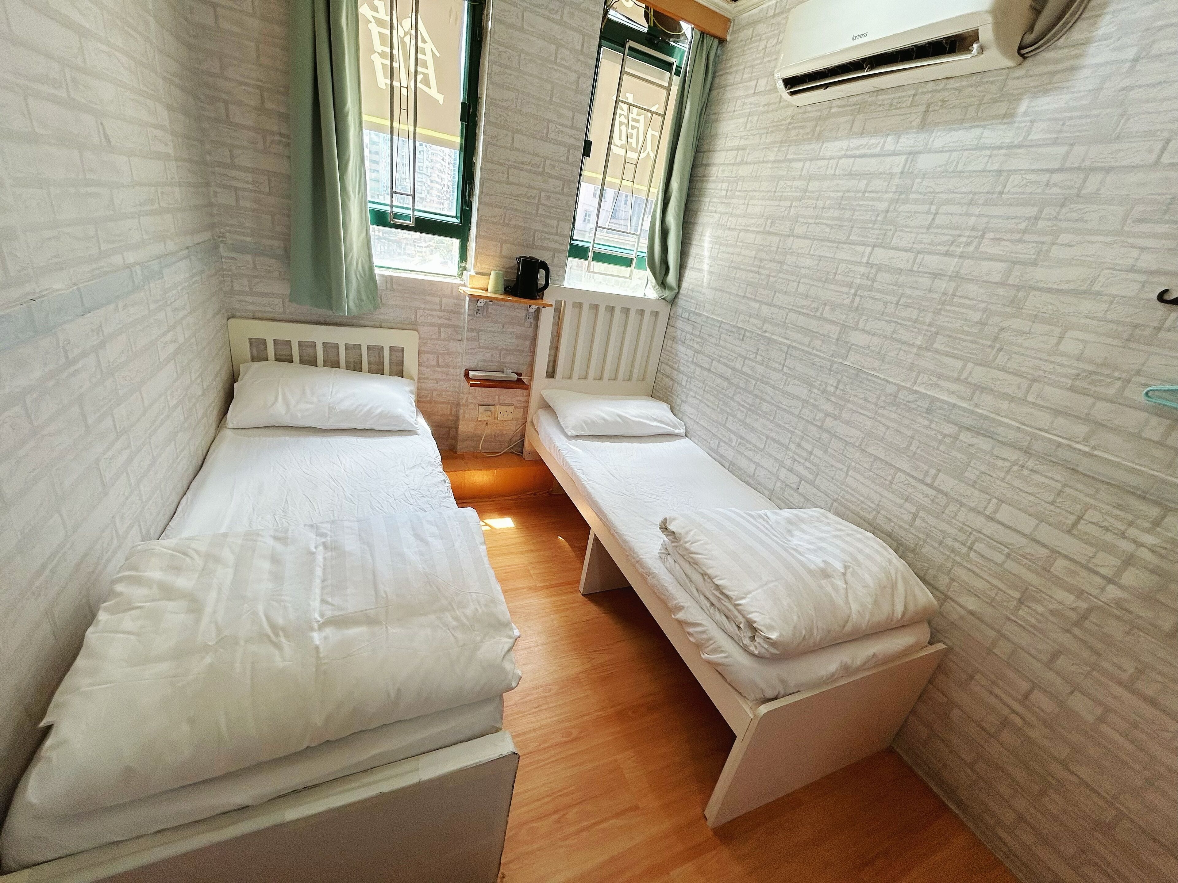 Twin Room | Free WiFi