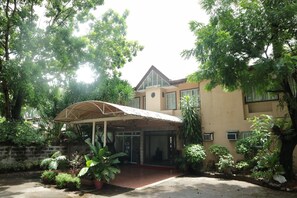 Exterior - OYO 258 Chito’s Hotel (Iloilo)