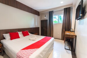 Quarto casal luxo | Escrivaninha, Wi-Fi de cortesia, roupa de cama