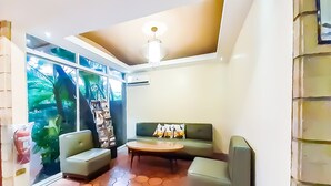 Lobby - OYO 258 Chito’s Hotel (Iloilo)