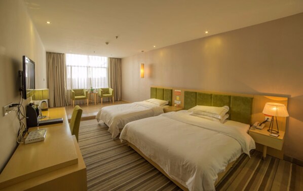 Desk, blackout drapes, free WiFi - 5Yue Chain Hotel (Zhangjiajie)