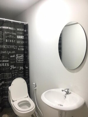 Free toiletries, towels
