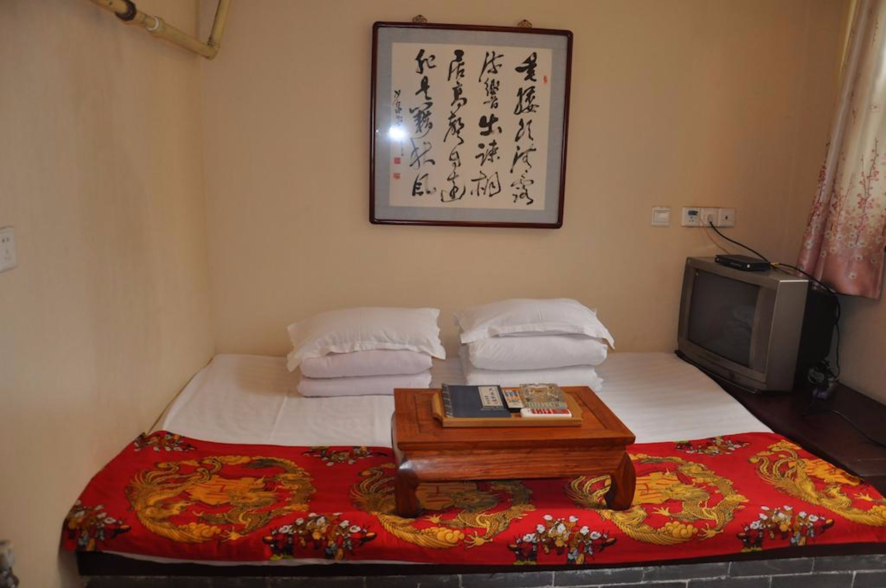 Triple Room (Kang Bed) | Desk, blackout curtains, free WiFi