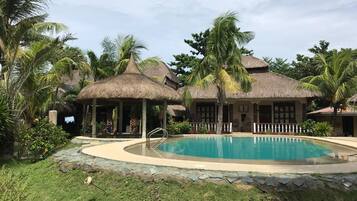 Outdoor pool, sun loungers