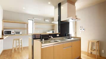 Fridge, microwave
