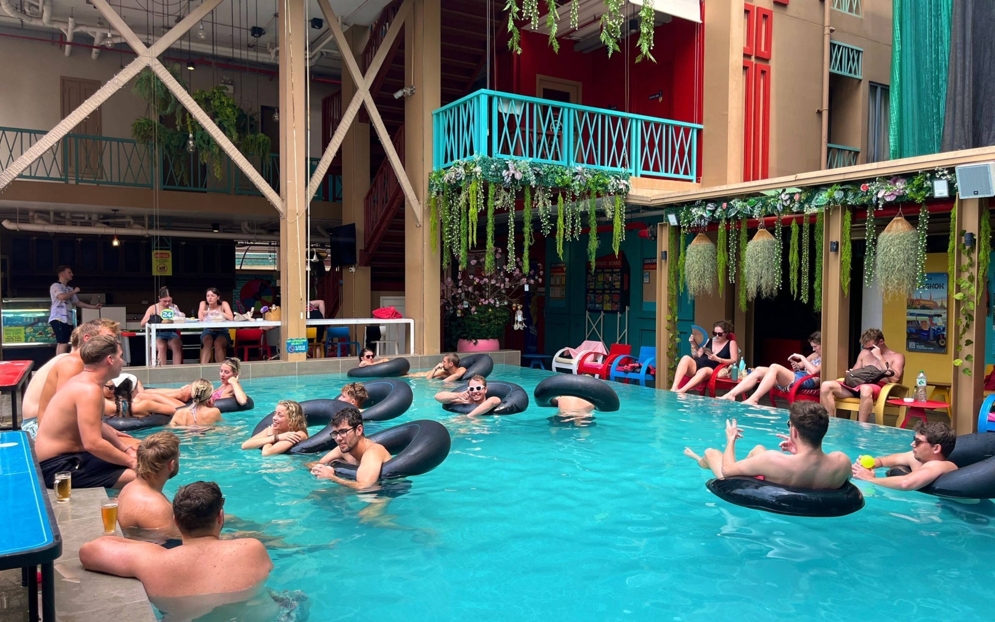 حمّام سباحة خارجي