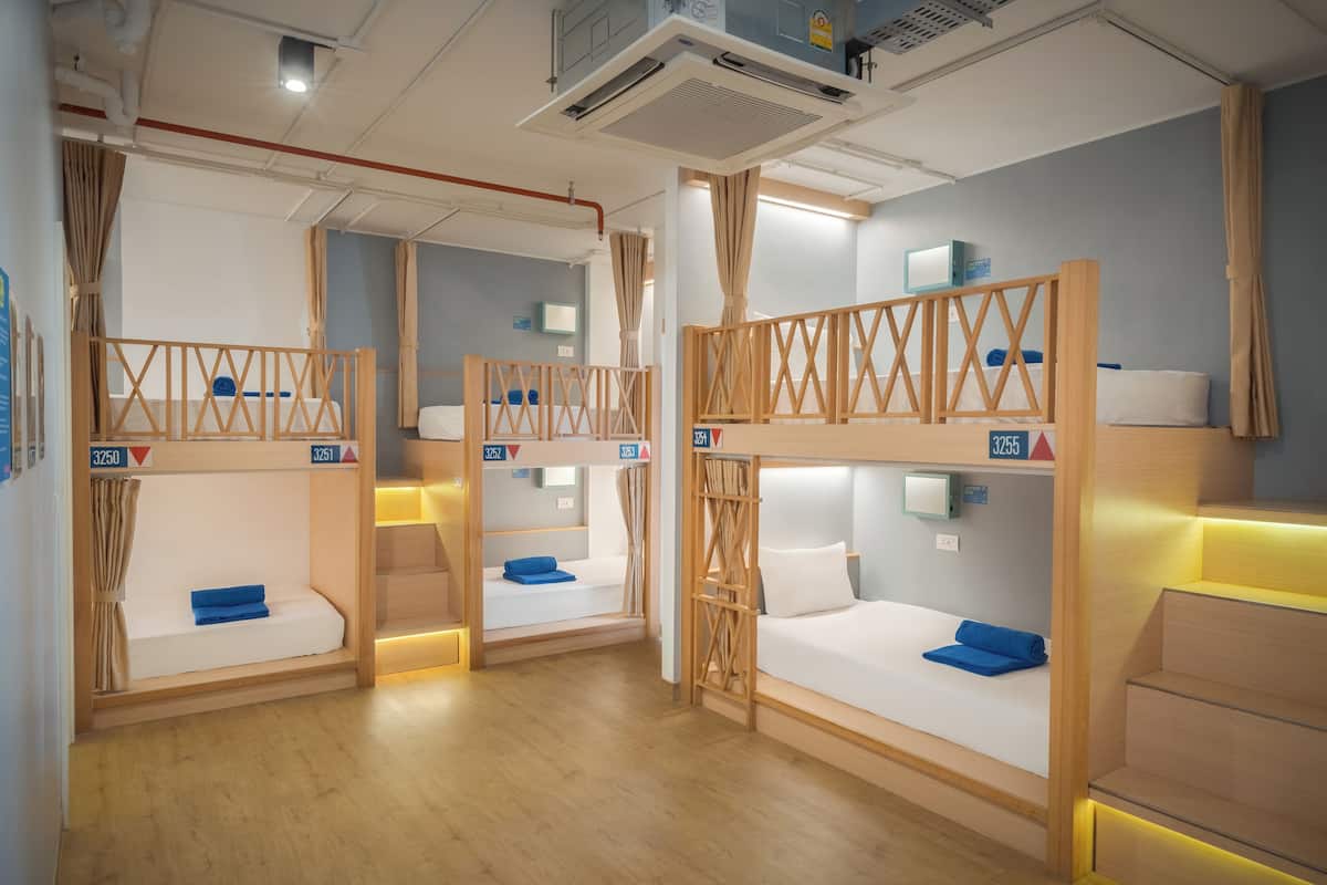 In-room safe, iron/ironing board, free WiFi, bed sheets