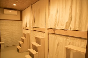 Gemeinsamer Schlafsaal, Nur Frauen (6-bed) | Daunenbettdecken, kostenloses WLAN, Bettwäsche