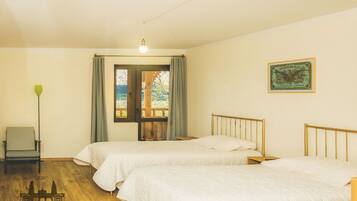 Habitación estándar con 2 camas individuales, 2 camas individuales, vistas a la montaña | Wifi gratis