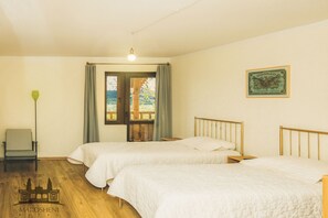 Standard Twin Room, 2 Single Beds, Mountain View