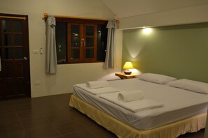 Minibar, coffres-forts dans les chambres, bureau, chambres insonorisées