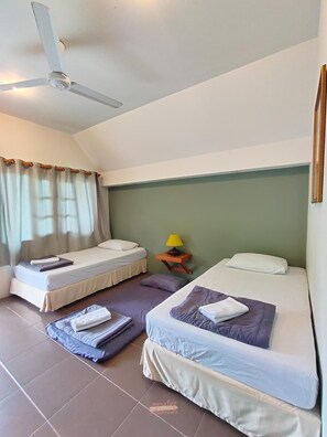 Minibar, in-room safe, desk, soundproofing - Phuket Campground (Mai Khao)
