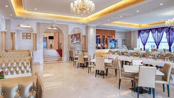 2 restaurants, breakfast, lunch, dinner served; Chinese cuisine