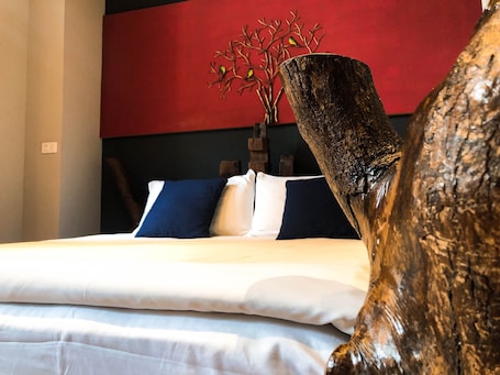 Tabla de planchar con plancha y wifi gratis . Good Farming Day B&B