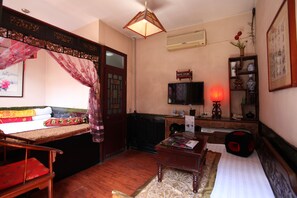 亲子三人房 | 特色装修、特色家居、办公桌、隔音