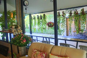 Cafe - Squid Resort (Phetchaburi)