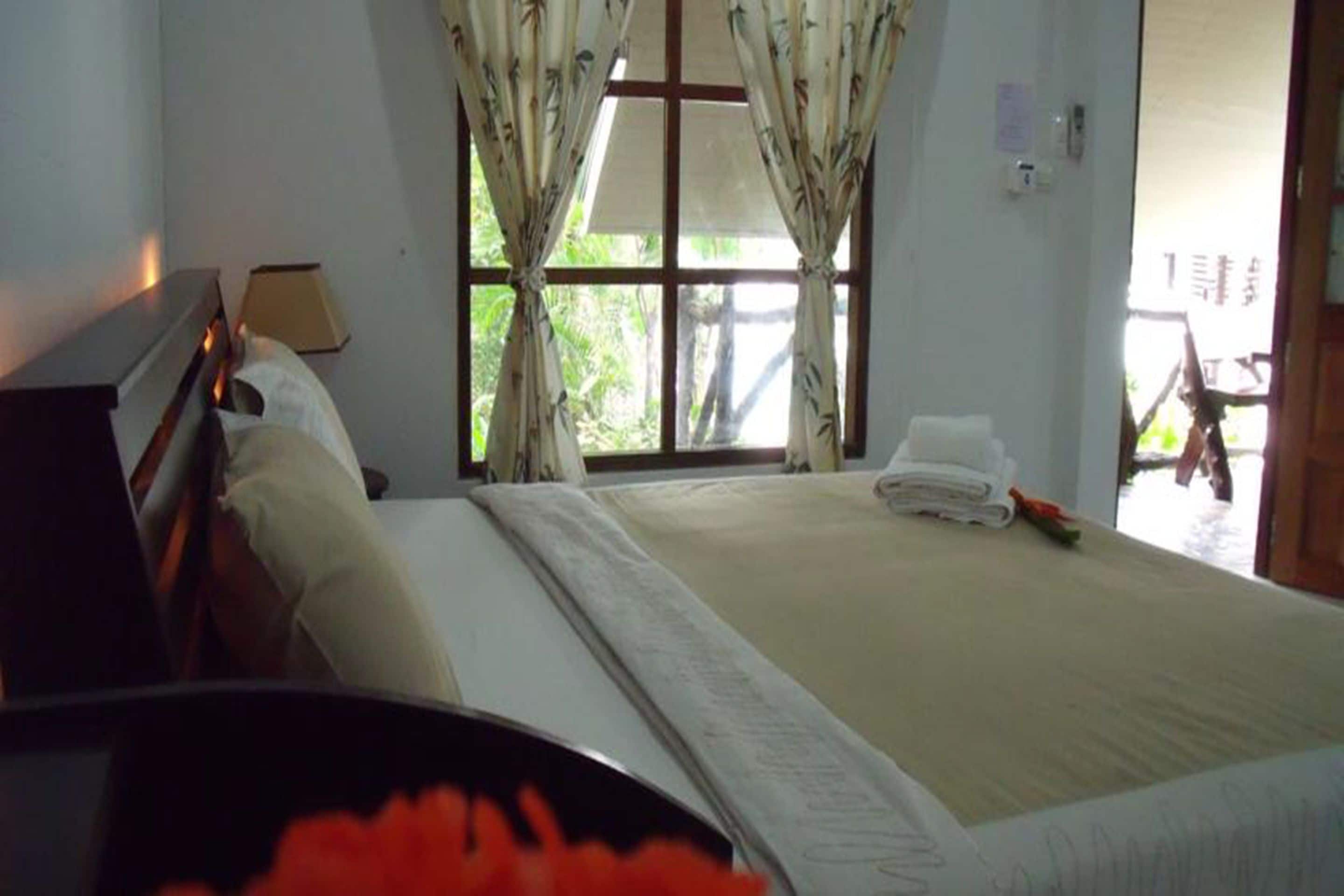 Villa for 2 Persons | Bàn, giường gấp/giường phụ (phụ phí) 