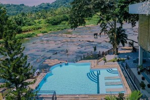 Outdoor pool, sun loungers