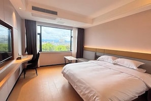 Desk, blackout curtains, free WiFi