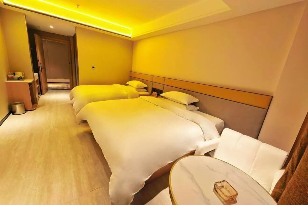 Desk, blackout curtains, free WiFi