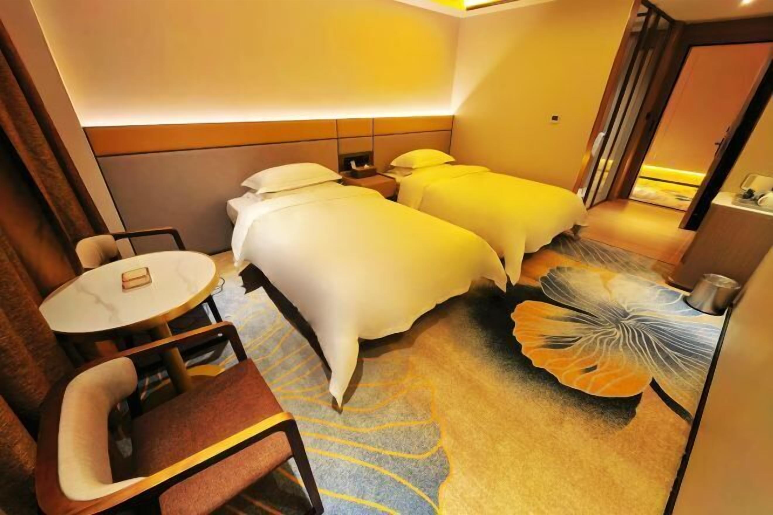 Schreibtisch, Verdunkelungsvorhänge, kostenloses WLAN