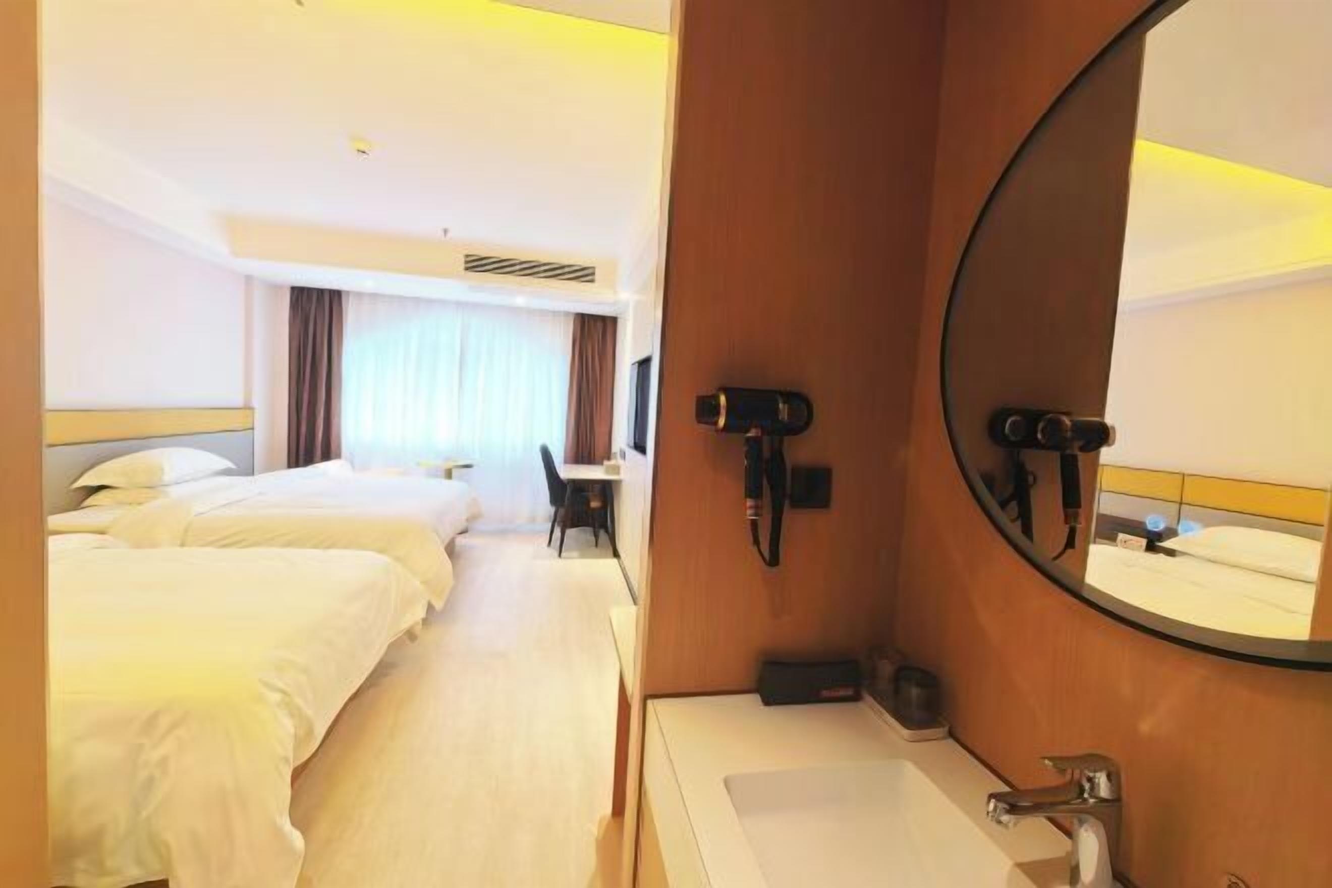 Desk, blackout curtains, free WiFi