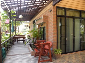 Leelawadee Suite | Free WiFi - Bangchong Marina Resort (Tha Yang)