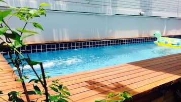 Kolam renang outdoor