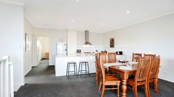 Bayside Holiday Home | Private kitchen | Fridge, microwave, oven, stovetop