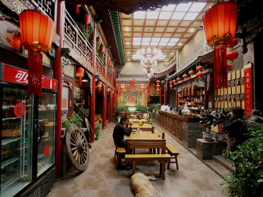 Área de estar no saguão