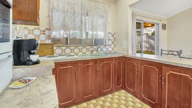 Casa, 3 habitaciones | 3 dormitorios y tabla de planchar con plancha