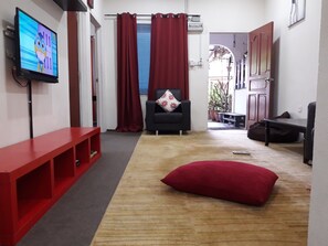 Huis, 3 slaapkamers | 3 slaapkamers, geluiddichte muren, een strijkplank/strijkijzer