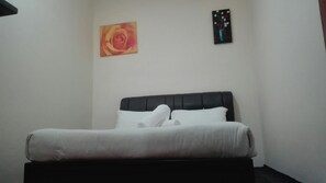 3 bedrooms, soundproofing, iron/ironing board, free rollaway beds - Alsafffa Homestay (Langkawi)