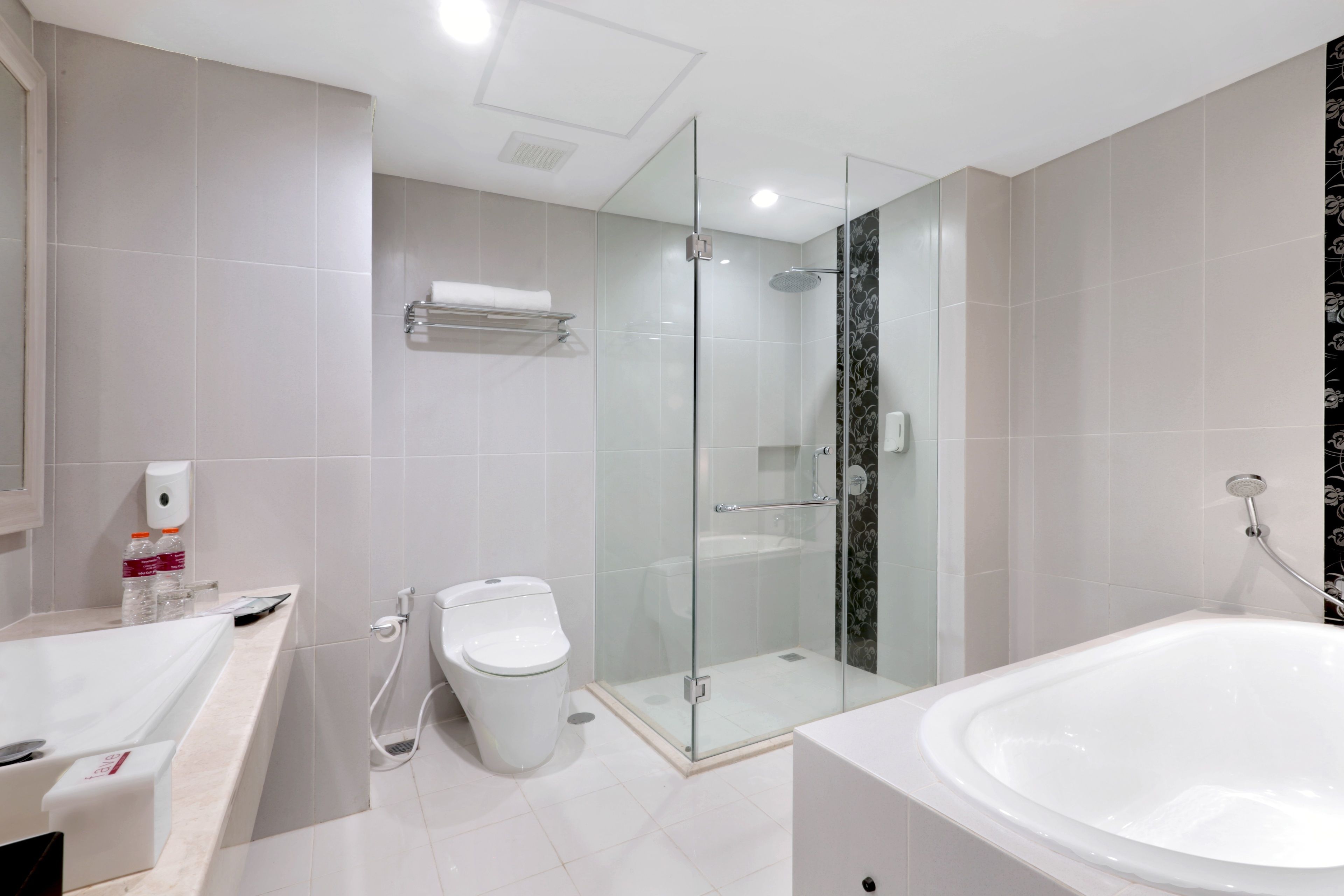 Suite | Bathroom