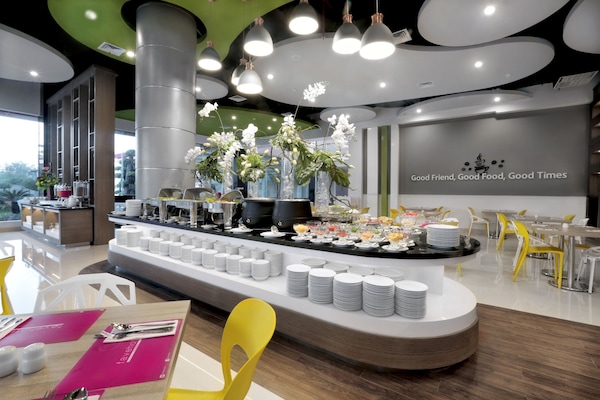 Breakfast (IDR 80000 per person)