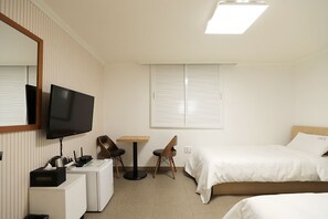 Standard Twin Room | Desk, free WiFi, bed sheets - Romantic Trip (Gyeongju)