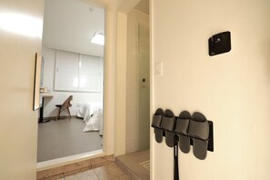 Standard Twin Room | Desk, free WiFi, bed sheets