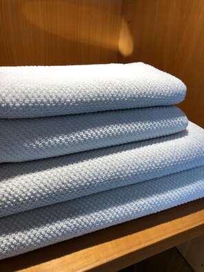 Italienische Bettbezüge von Frette, Betten mit Memory-Foam-Matratzen