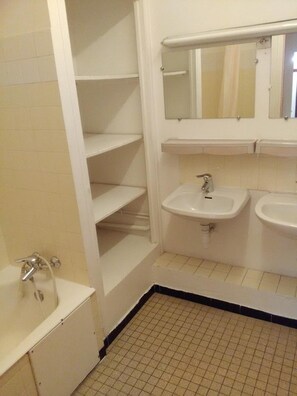 Shower, towels - CapVerb (Guillestre)