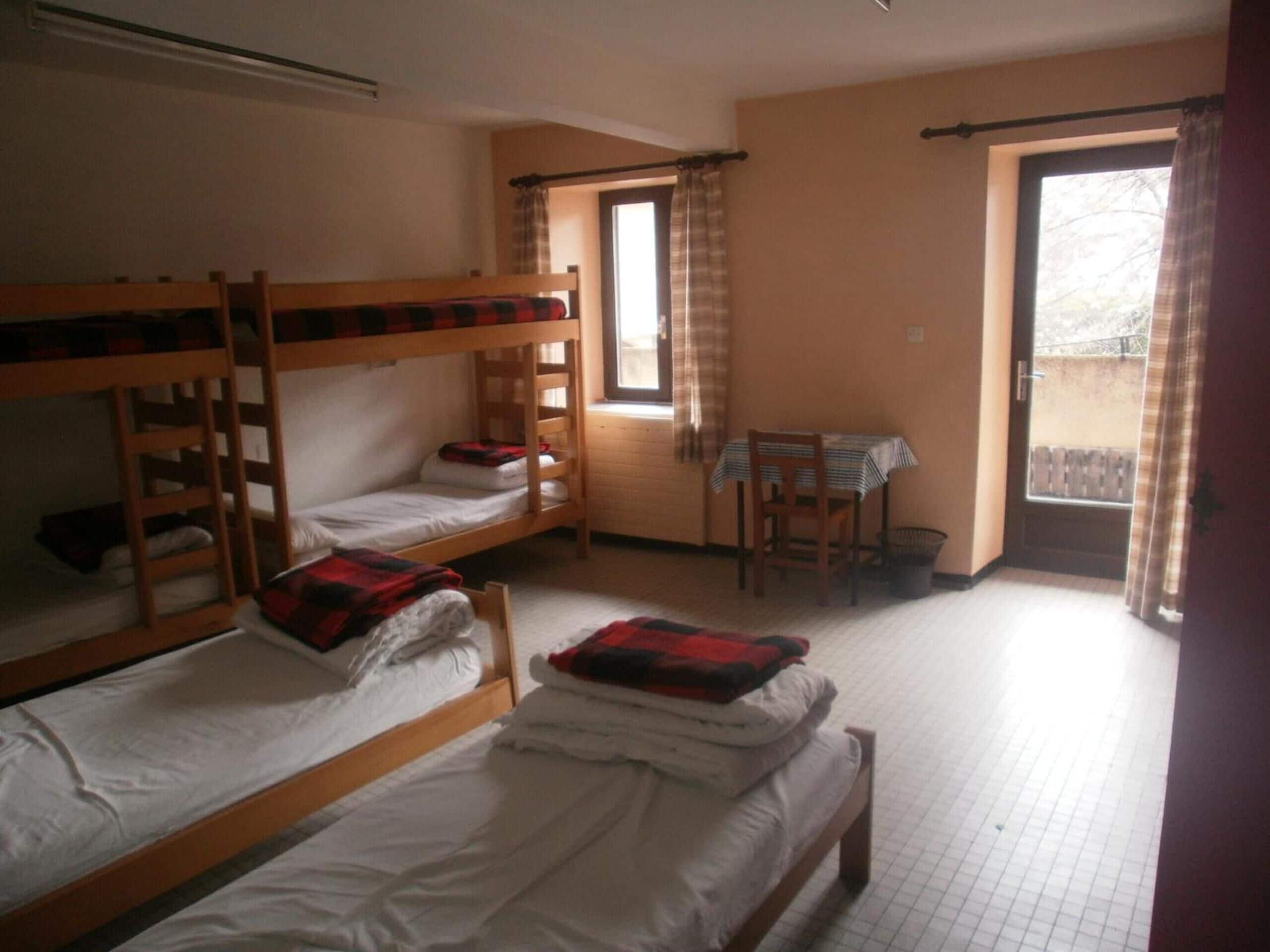 Fer et planche à repasser, draps fournis